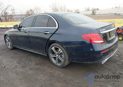 2017 Mercedes-Benz E 300 4Matic из США, поврежденный, VIN WDDZF4KB1HA099158